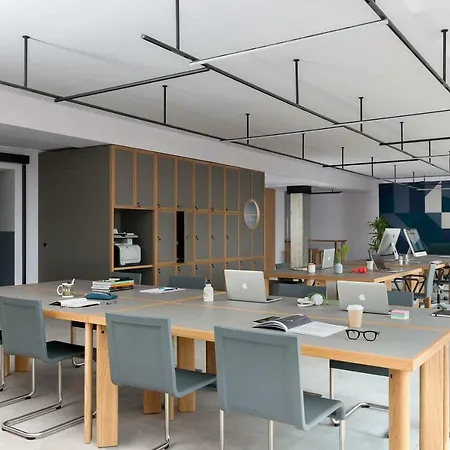 Bnbiz - Coworking Gæstehus 4*