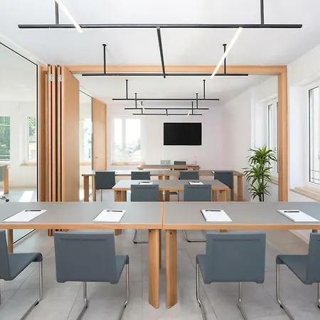 Pensjonat Bnbiz - Coworking 4*